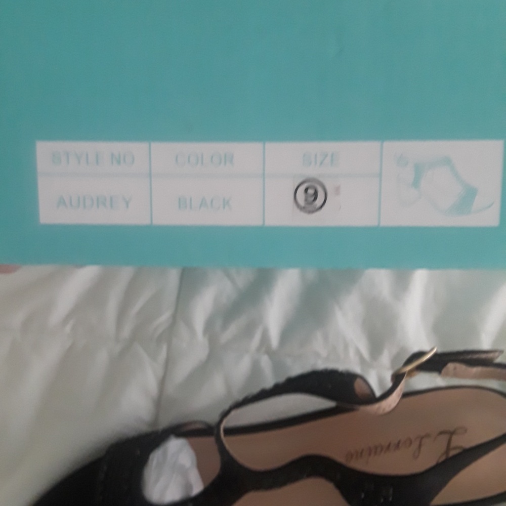 SHOES - New In Box - Picture 6 of 6